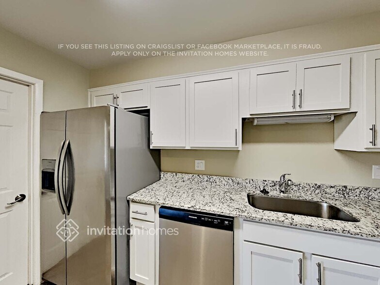 Building Photo - 517 Eastport Dr