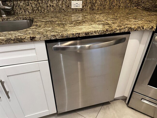 Building Photo - 14905 Arbor Springs Cir