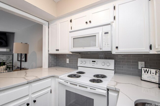 Building Photo - 203 Stearns Point