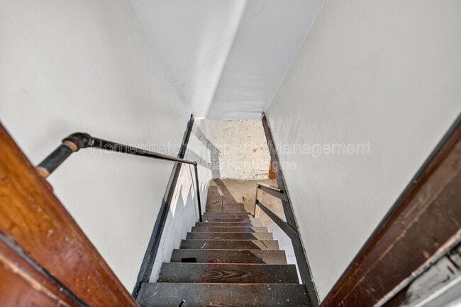 Building Photo - 551 Bates St