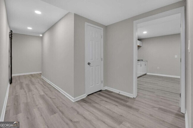 Building Photo - 2781 Jen Chris Dr