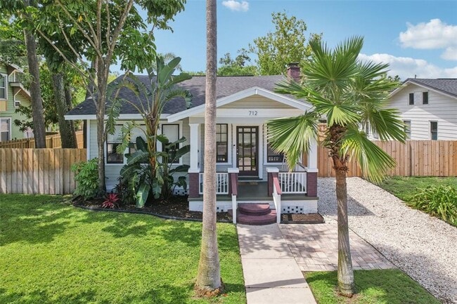 Building Photo - 712 E Caracas St