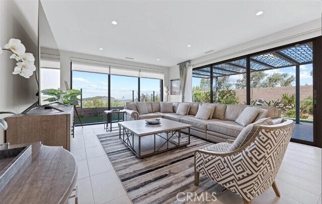 Building Photo - 135 Oceano