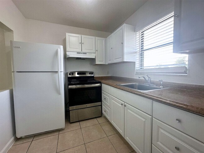 Building Photo - 928 S Federal Hwy