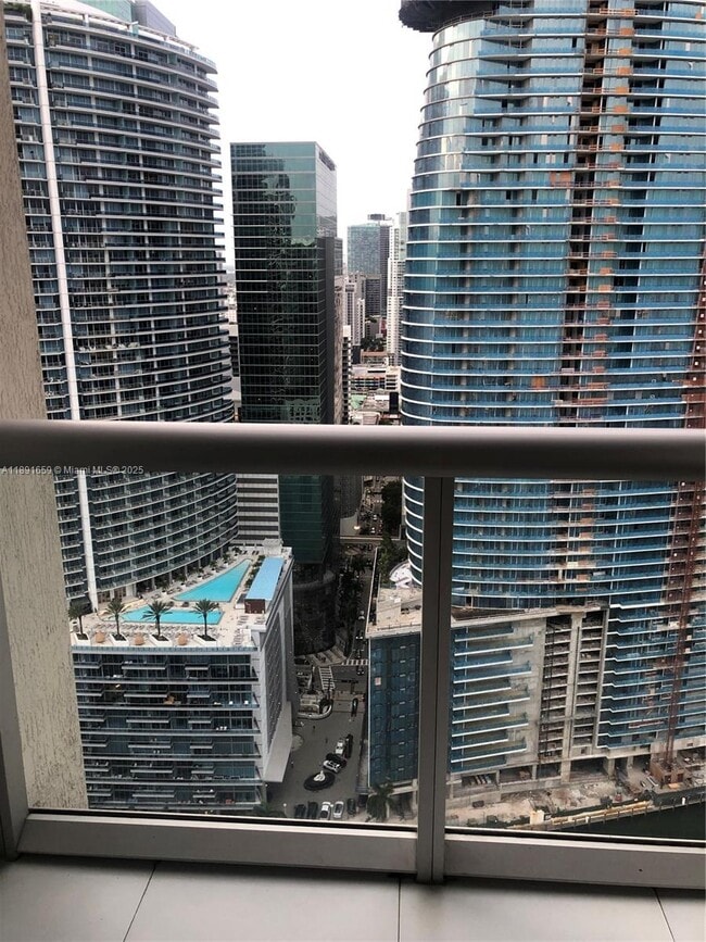 Building Photo - 475 Brickell Ave