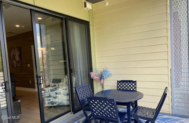 Building Photo - 116 West Ave