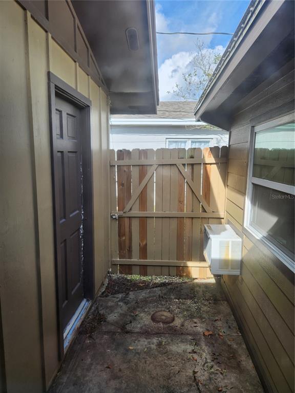 Building Photo - 4425 Fairview Ave