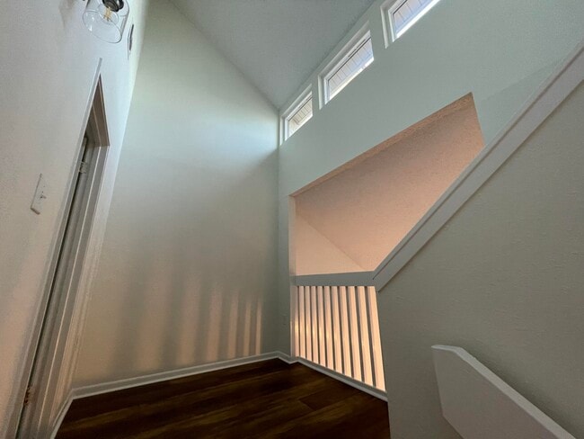 Building Photo - 30 Marina Cove Dr