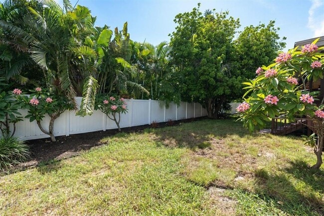 Building Photo - 630 Pinta Dr