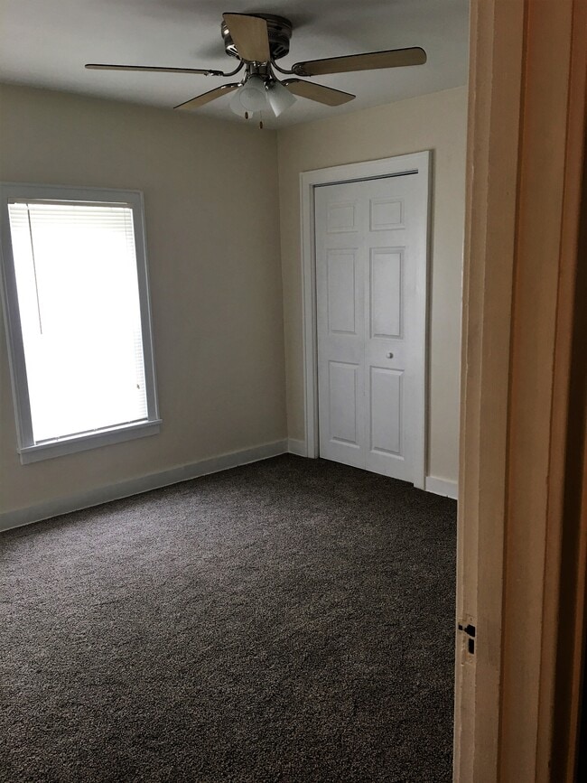 Bedroom - 330 College Ave
