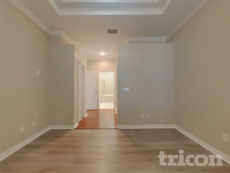 Building Photo - 6300 Falcon Lair Dr