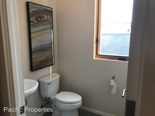 Building Photo - 2 br, 2.5 bath Apartment - 103 G Street