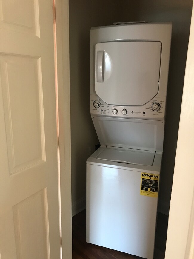 Building Photo - 403 8th Ave