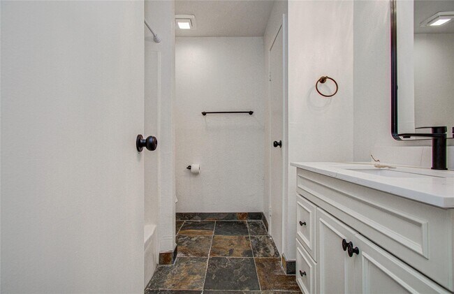 Building Photo - 15309 Kingfield Dr