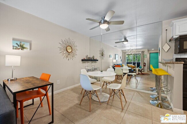 Building Photo - 575 N Villa Ct