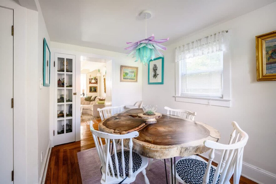 Building Photo - 54 River Dr