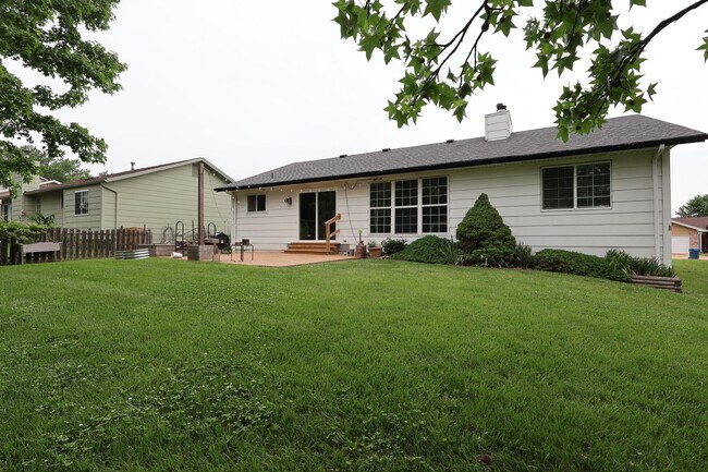Building Photo - 622 Rustic Valley Dr