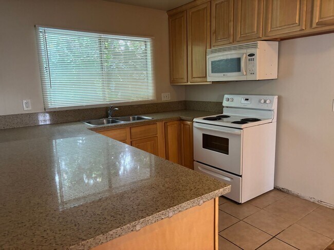 Building Photo - Fulton, 6930