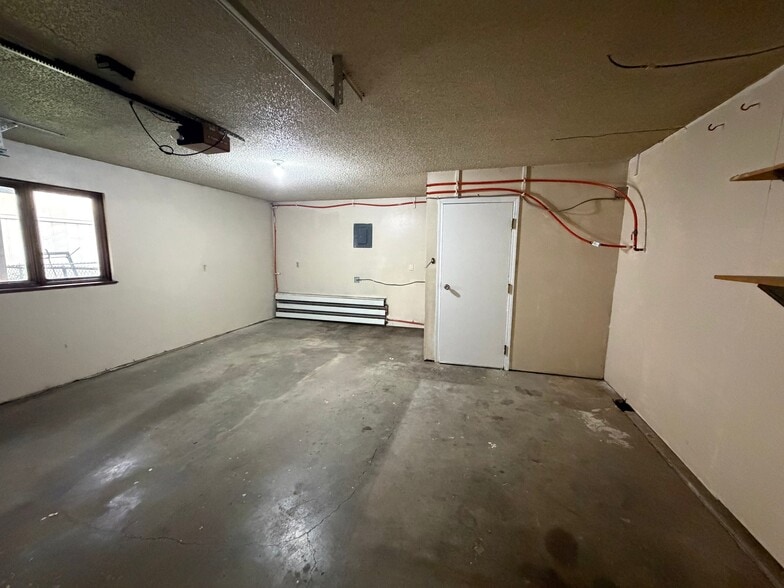 Building Photo - 305 Cindy Dr