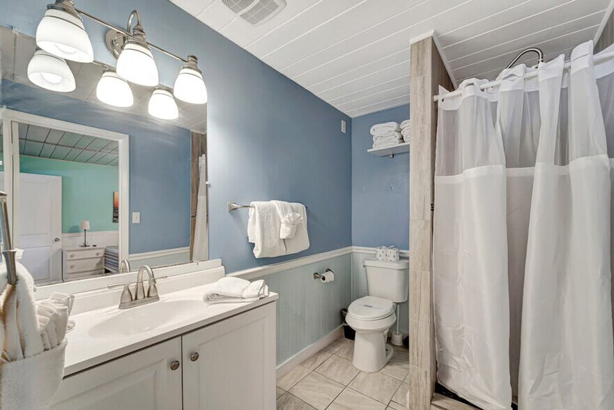 Building Photo - 3018 Gulf Dr