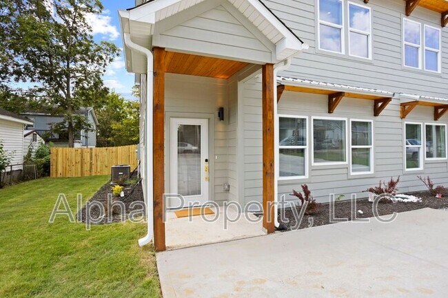 Building Photo - 5 McDade St