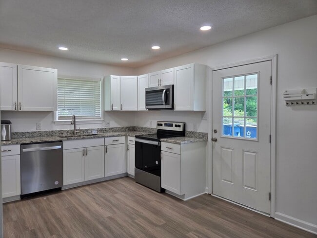 Building Photo - 4 bedroom in Maiden
