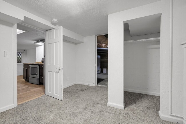 Building Photo - $1,395.00 - 2 Beds, 1 Bath, Condo in Denve...