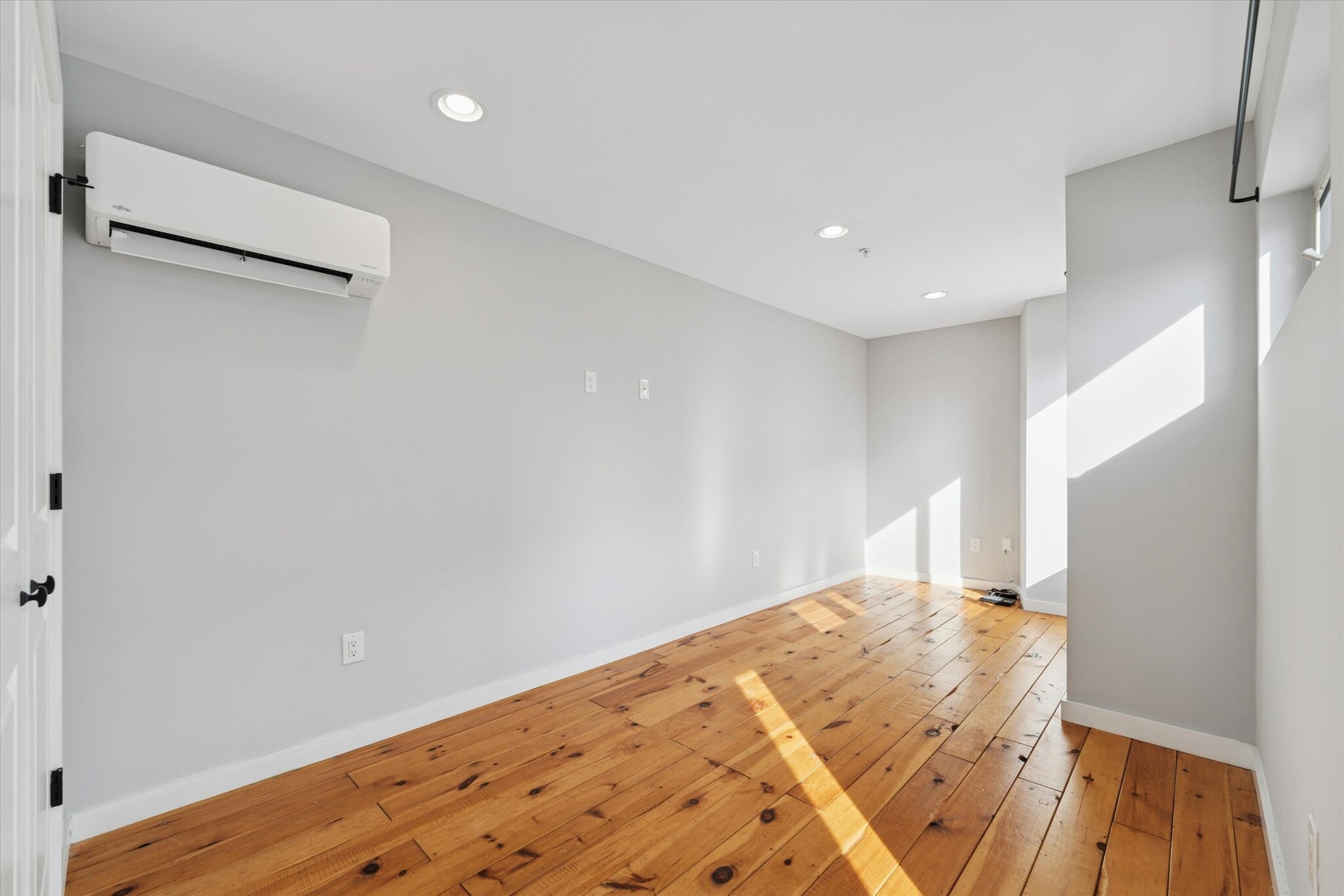 Building Photo - 2521 E Dauphin St