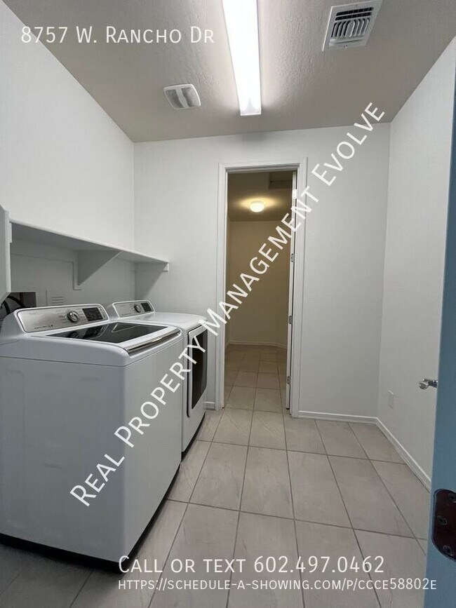 Building Photo - 8757 W Rancho Dr