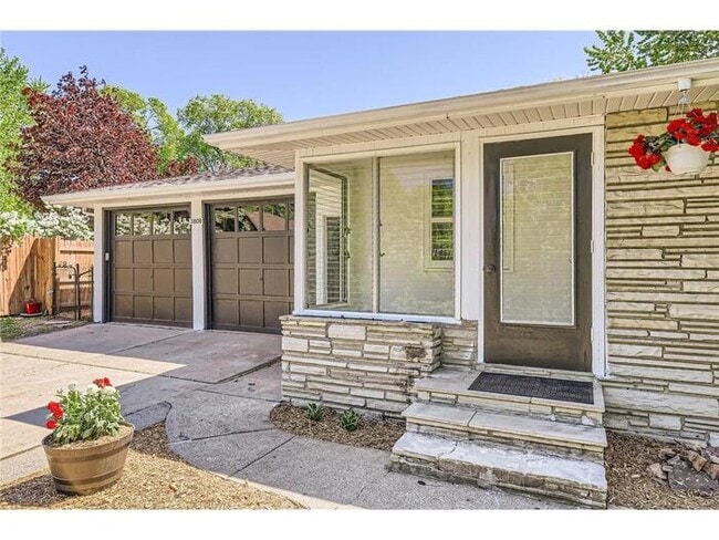 Building Photo - 3808 Welcome Ave N