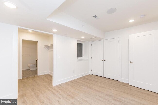 Building Photo - 1339 N Marston St