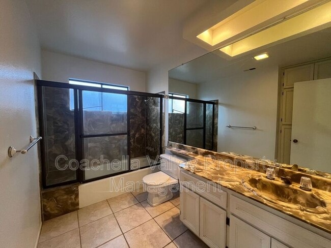 Building Photo - 36532 Vía Abeja