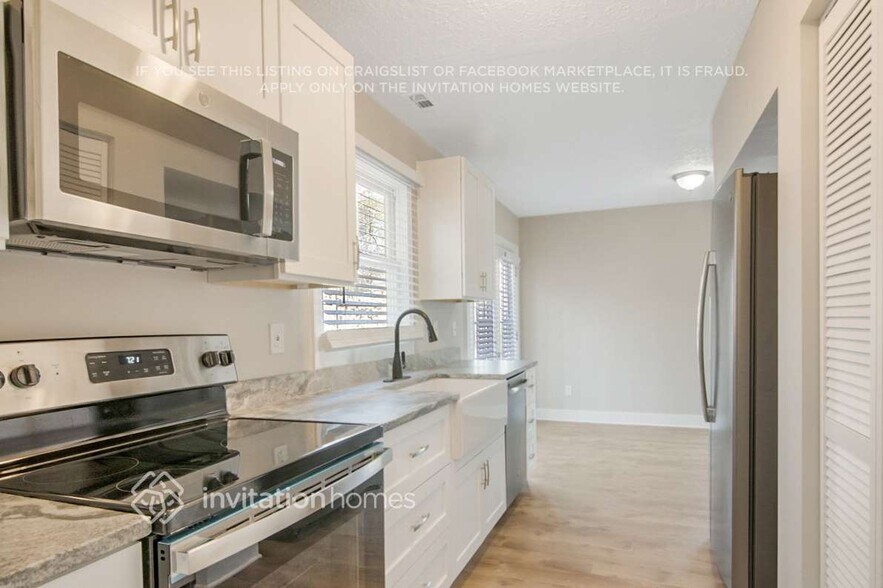 Building Photo - 51 Enesco Cir