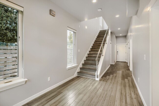 Building Photo - 4736 25th Ave SW