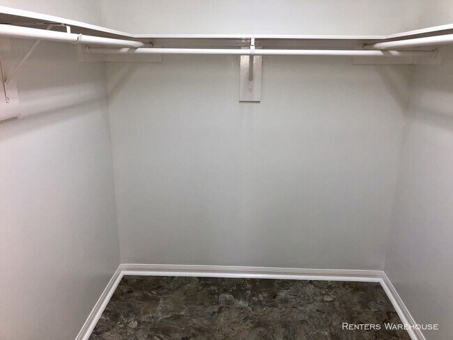 Building Photo - Stunning 3/2.5 townhome in Dominion Estates