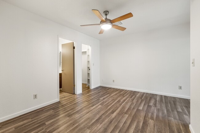Building Photo - 3171 Shoshone Dr