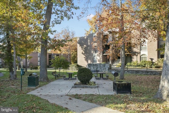 Building Photo - 3354 Woodburn Rd