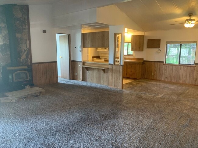 Building Photo - Fabulous Soulsbyville Location!!!  Please ...