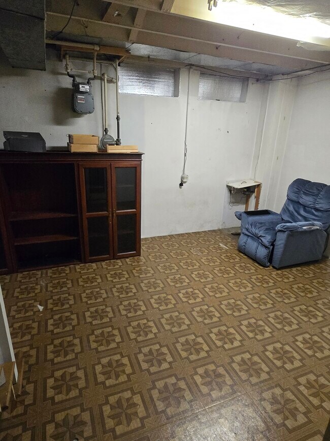 Building Photo - 2445 Brookwood St