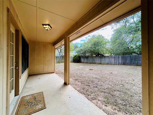 Building Photo - 7612 Islander Dr