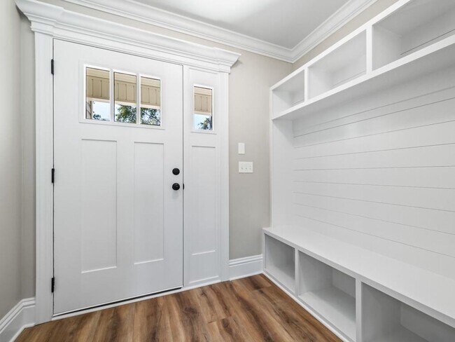Building Photo - Spooktacular 3 Bedroom Available in Wakull...