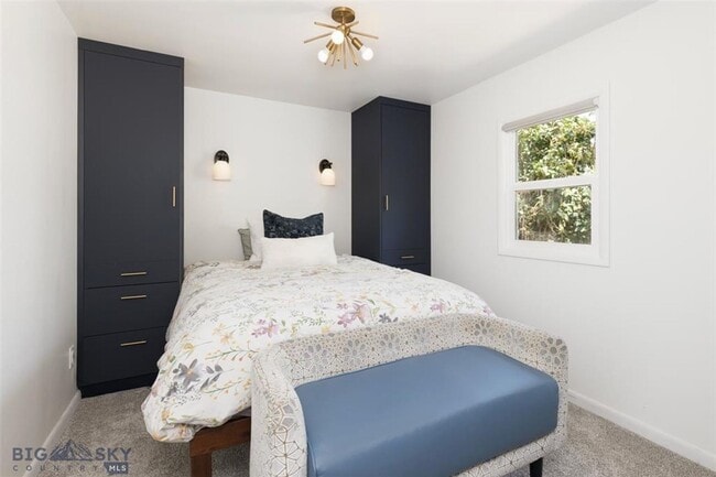 Building Photo - Charming One-Bedroom Gem Steps from Main Street Bozeman