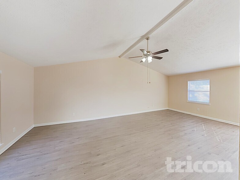 Building Photo - 17503 Nordway Dr