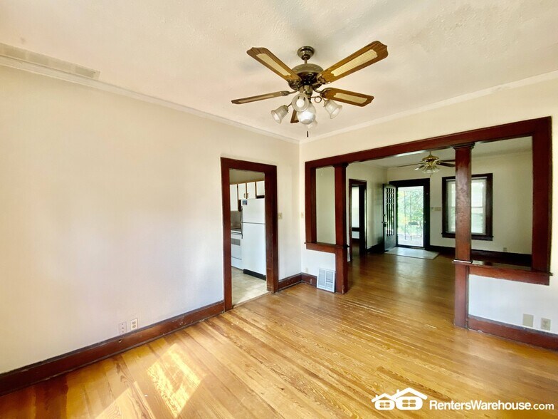 Building Photo - 1042 56th St