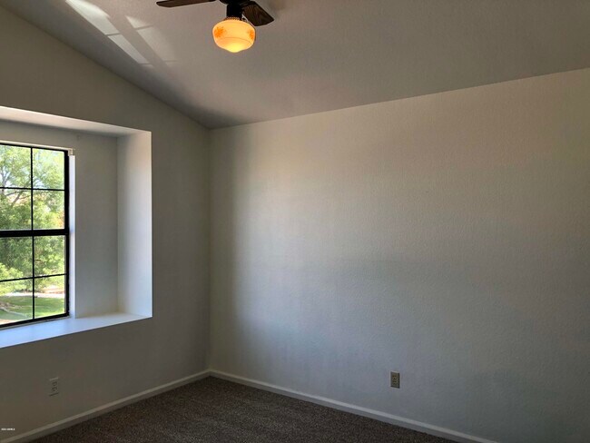 Building Photo - 16226 S 37th Way