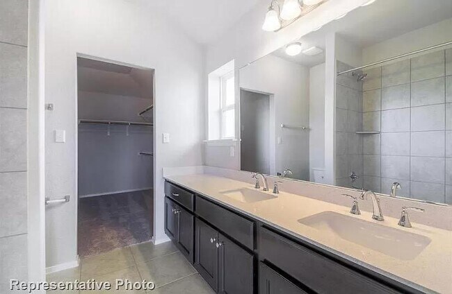 Building Photo - 307 Insider Loop