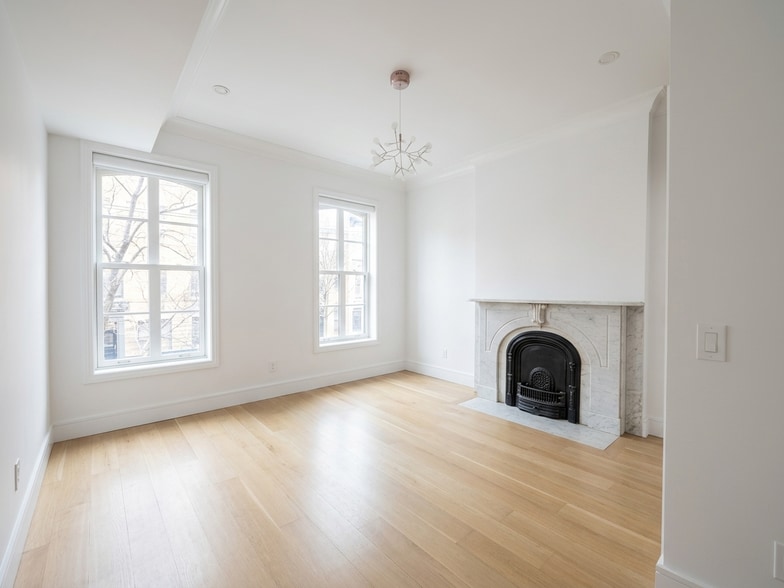 Building Photo - 139 Grand St