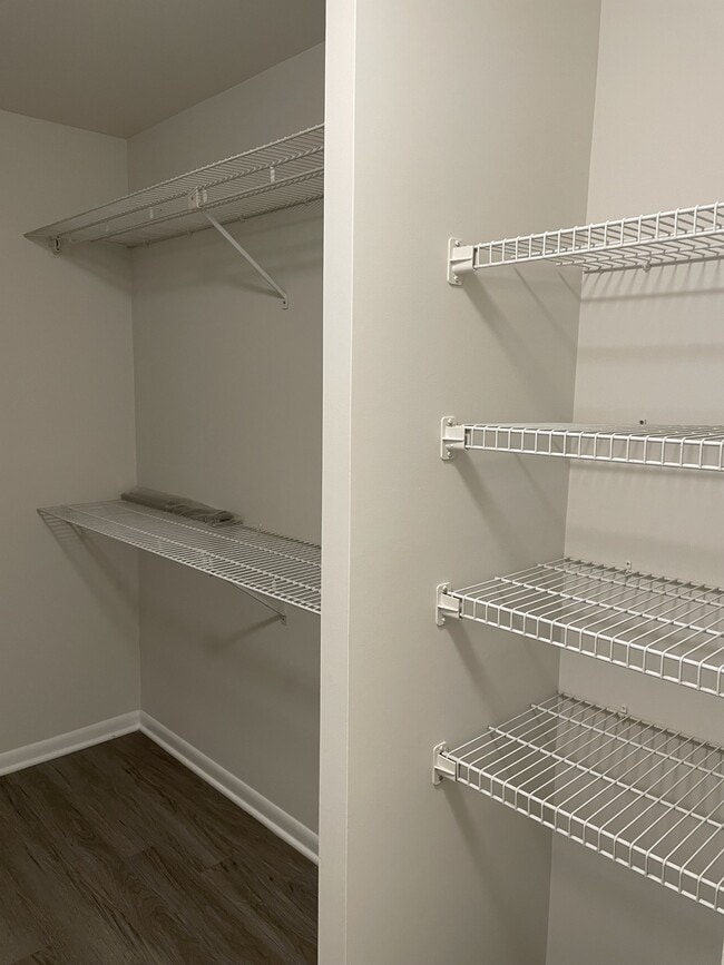 Building Photo - 145 Harvest Dr