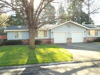 Building Photo - 965 Cyndi Cir