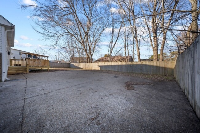 Building Photo - 3 Bedroom 2 Full Bath Home For Rent near Post!